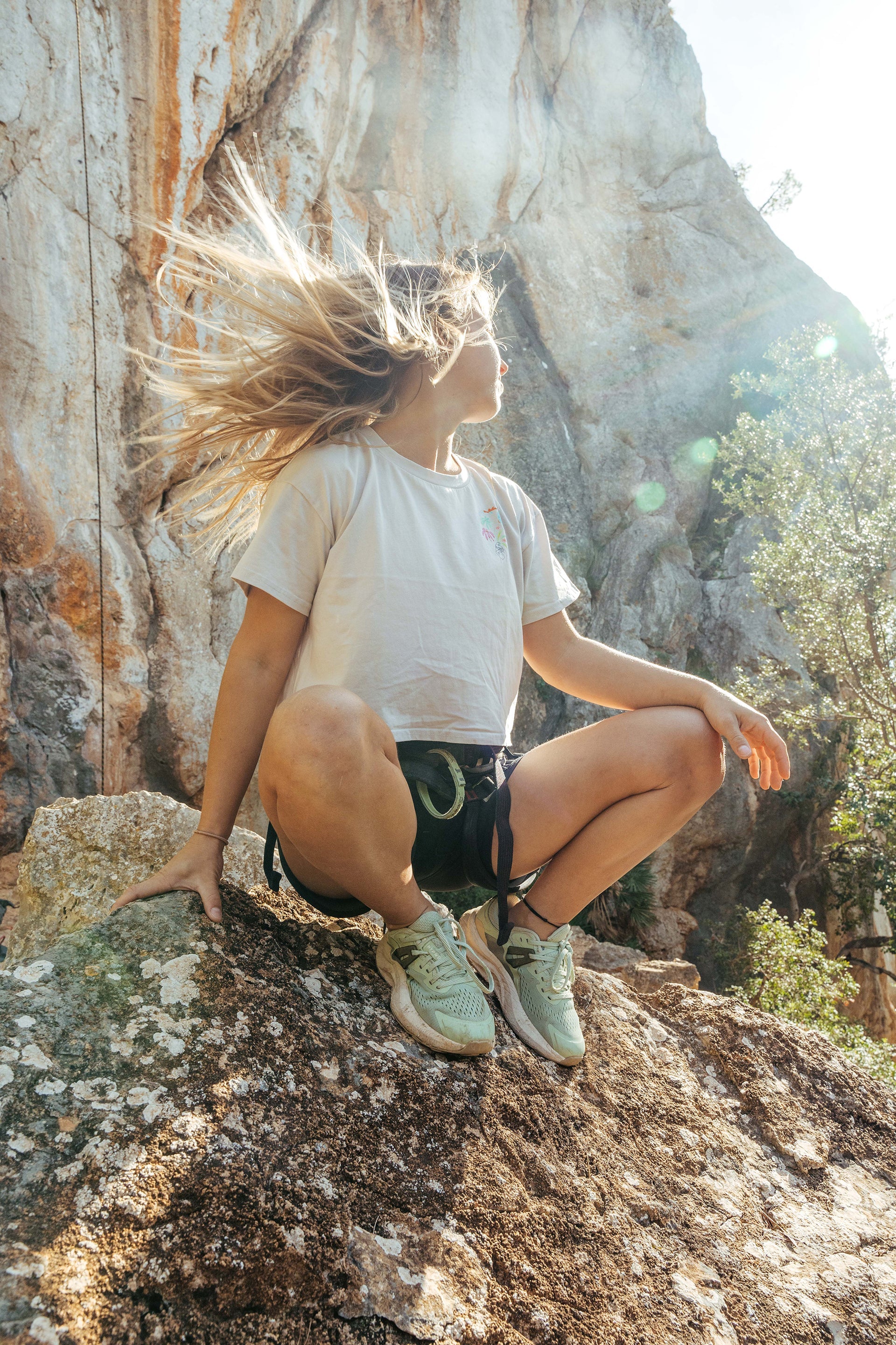 Women with Cropped Climbing T-Shirt